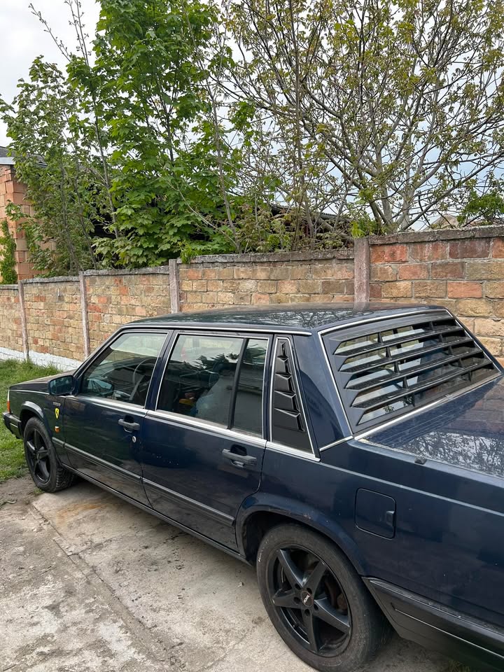 Volvo 740 Side window louver
